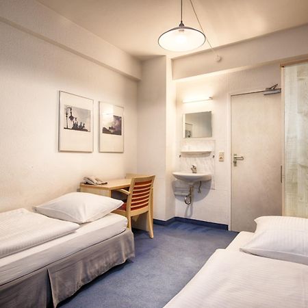Enjoy Hostel Berlin City West Exterior photo