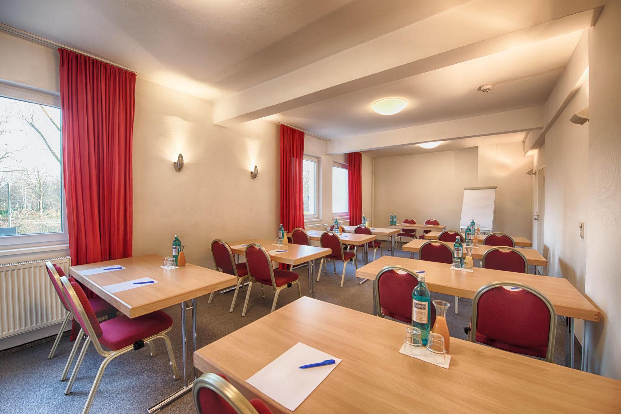 Enjoy Hostel Berlin City West Exterior photo