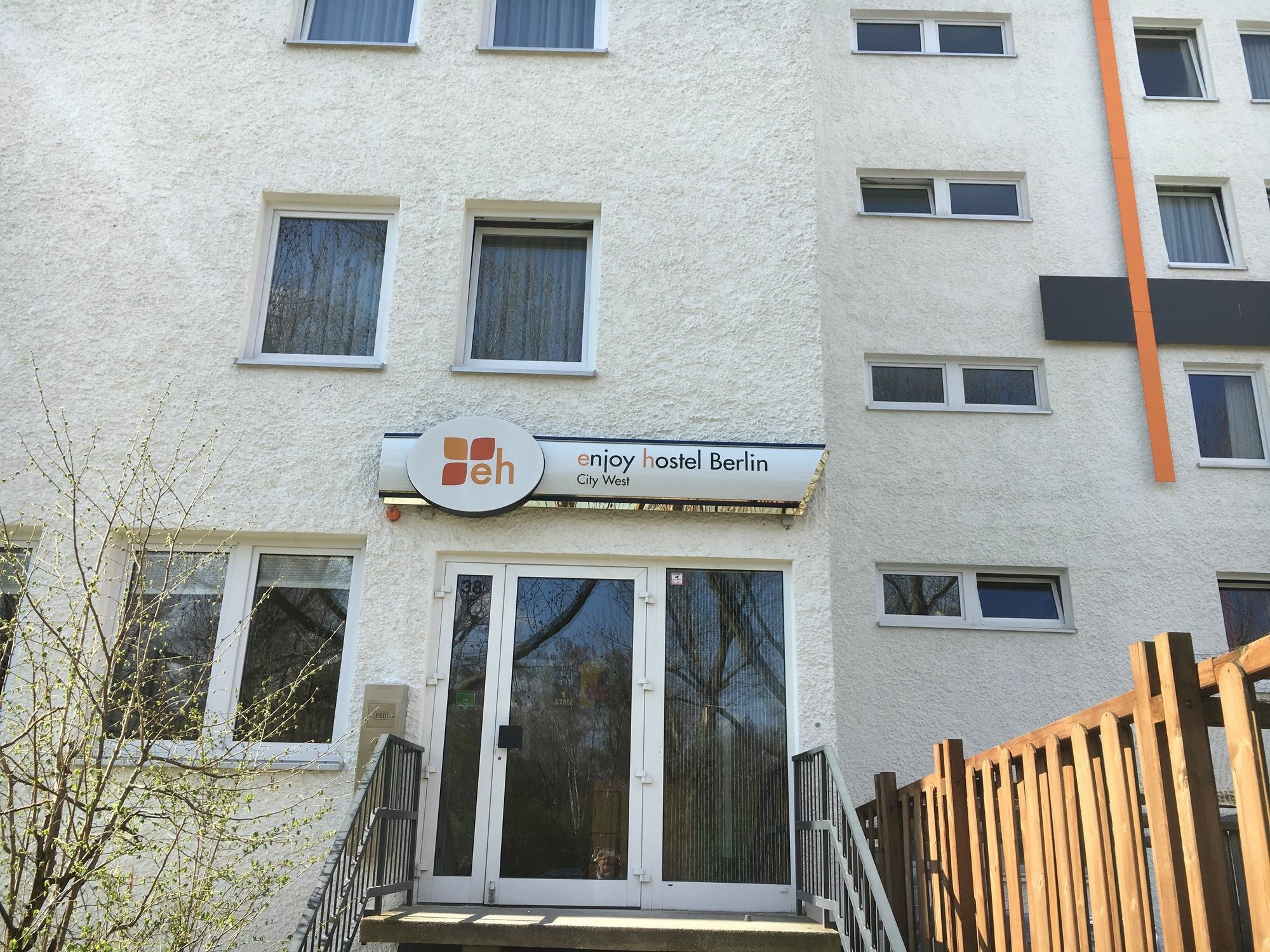 Enjoy Hostel Berlin City West Exterior photo